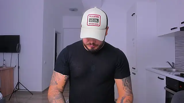 Snapshot of ZackMasterss chatting on January 15, 10:46 pm ZackMasterss online show from January 15, 10:46 pm