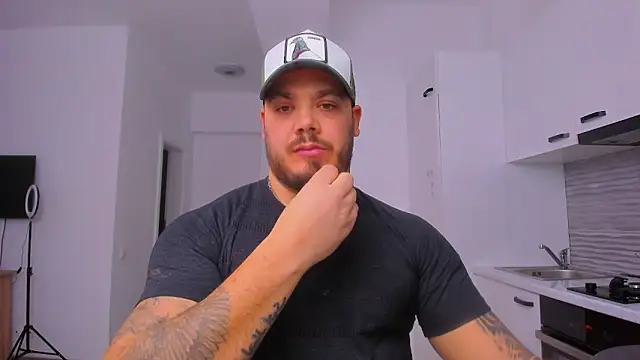 Snapshot of ZackMasterss chatting on January 17, 10:24 pm ZackMasterss online show from January 17, 10:24 pm