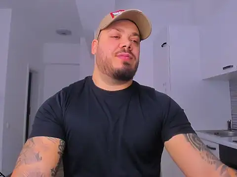 Snapshot of ZackMasterss chatting on February 6, 4:06 am ZackMasterss online show from February 6, 4:06 am