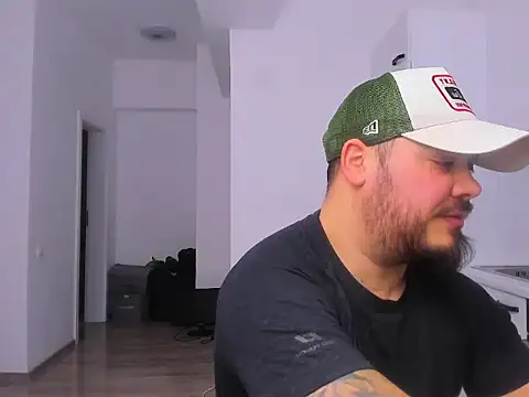 Snapshot of ZackMasterss chatting on February 25, 9:35 pm ZackMasterss online show from February 25, 9:35 pm