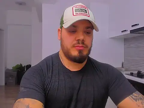 Snapshot of ZackMasterss chatting on March 2, 8:15 pm ZackMasterss online show from March 2, 8:15 pm