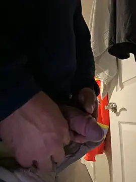 aleds17668 online show from October 22, 4:35 am