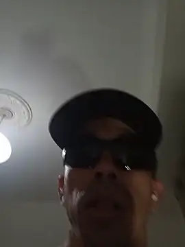 aleds17668 online show from January 6, 11:51 pm