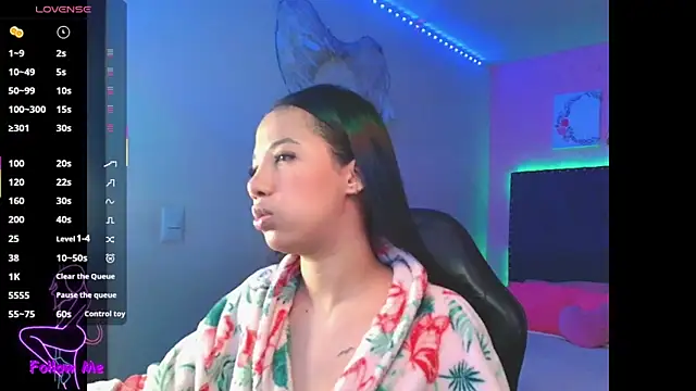 SallyWhitee online show from November 28, 4:48 am