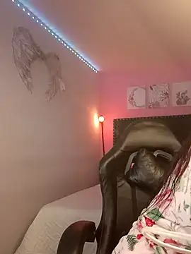 SallyWhitee online show from March 12, 5:57 am