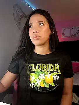 SallyWhitee online show from April 4, 5:27 am