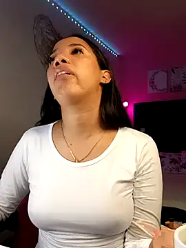 SallyWhitee online show from April 17, 5:10 am