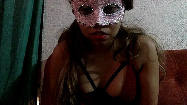 Snapshot of sharonlopez9611 chatting on February 20, 5:01 am sharonlopez9611 online show from February 20, 5:01 am