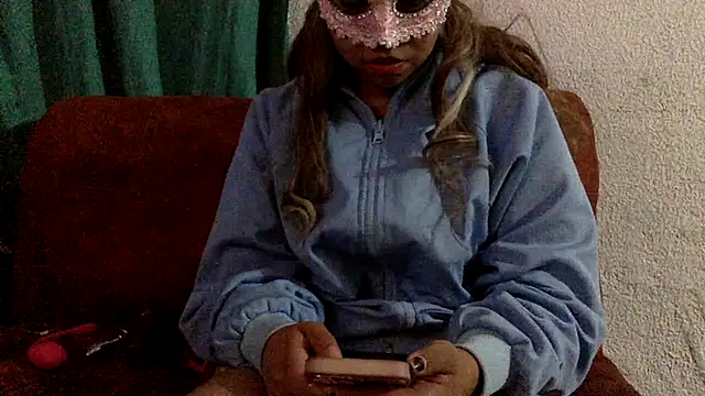 Snapshot of sharonlopez9611 chatting on February 22, 5:12 am sharonlopez9611 online show from February 22, 5:12 am