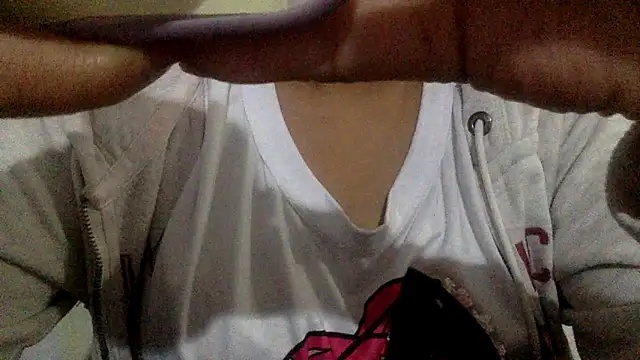 Snapshot of sharonlopez9611 chatting on September 14, 3:38 am sharonlopez9611 online show from September 14, 3:38 am