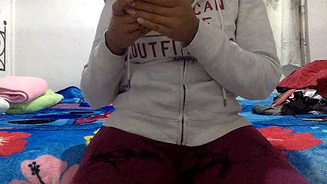 Snapshot of sharonlopez9611 chatting on October 4, 2:42 am sharonlopez9611 online show from October 4, 2:42 am