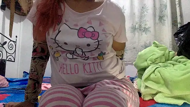 Snapshot of sharonlopez9611 chatting on October 6, 3:37 am sharonlopez9611 online show from October 6, 3:37 am