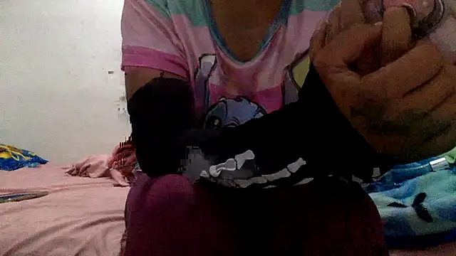 Snapshot of sharonlopez9611 chatting on October 21, 2:01 am sharonlopez9611 online show from October 21, 2:01 am