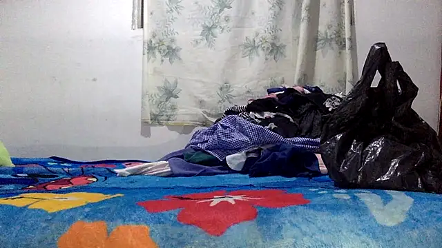 Snapshot of sharonlopez9611 chatting on November 10, 4:33 am sharonlopez9611 online show from November 10, 4:33 am