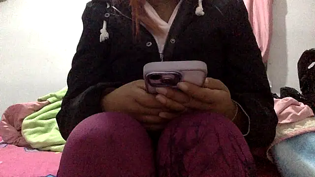 Snapshot of sharonlopez9611 chatting on November 12, 2:45 am sharonlopez9611 online show from November 12, 2:45 am