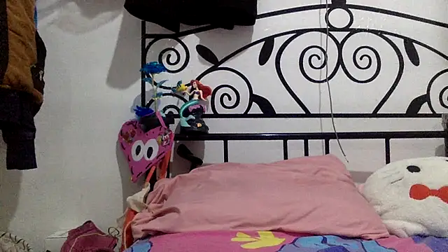 sharonlopez9611 online show from March 11, 2:50 am