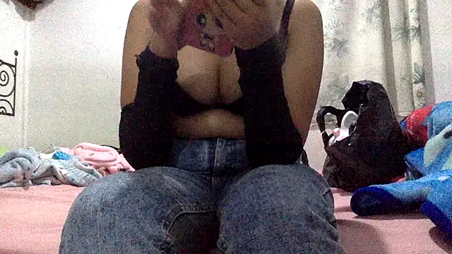 sharonlopez9611 online show from May 24, 3:33 am