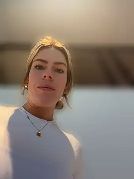 oliviafranciis online show from July 30, 9:14 pm