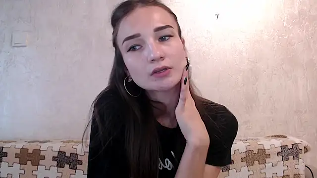 RoyalDessertt online show from November 12, 8:15 am