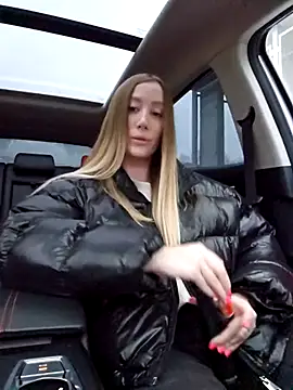 Snapshot of Pussy_Drive03 chatting on October 27, 1:31 am Pussy Drive03 online show from October 27, 1:31 am