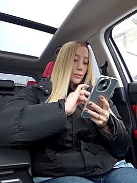 Snapshot of Pussy_Drive03 chatting on November 14, 4:22 am Pussy Drive03 online show from November 14, 4:22 am