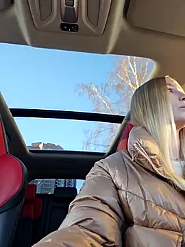 Snapshot of Pussy_Drive03 chatting on November 17, 3:23 am Pussy Drive03 online show from November 17, 3:23 am