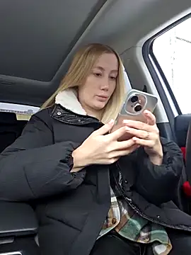 Snapshot of Pussy_Drive03 chatting on November 28, 6:05 am Pussy Drive03 online show from November 28, 6:05 am