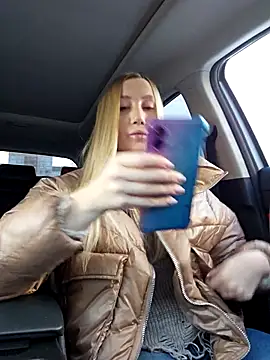 Snapshot of Pussy_Drive03 chatting on December 1, 4:28 am Pussy Drive03 online show from December 1, 4:28 am