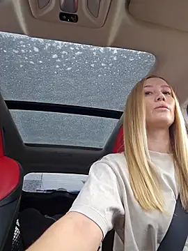 Snapshot of Pussy_Drive03 chatting on December 14, 6:08 am Pussy Drive03 online show from December 14, 6:08 am