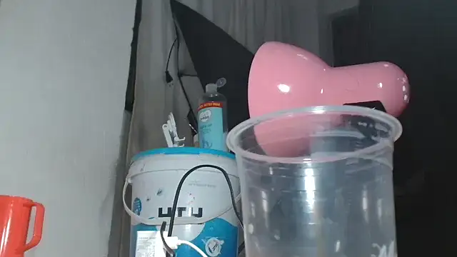 Snapshot of Cuddle_Bear chatting on October 25, 10:59 pm Cuddle Bear online show from October 25, 10:59 pm