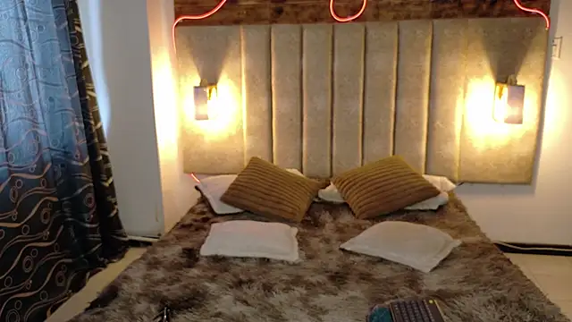 Alektra bryce online show from September 24, 7:39 pm