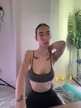 Snapshot of Celine_Roxelle chatting on November 13, 9:30 am Celine Roxelle online show from November 13, 9:30 am