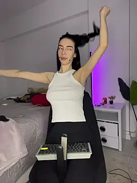 Celine Roxelle online show from January 17, 4:00 pm