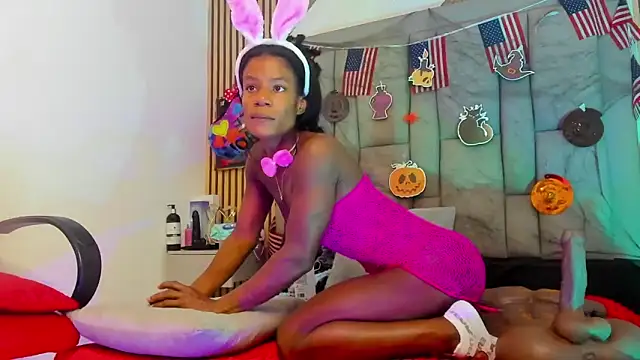 Snapshot of dafnnelewis chatting on October 15, 1:44 pm dafnnelewis online show from October 15, 1:44 pm