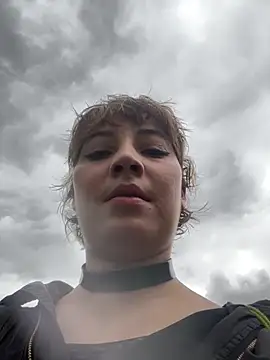 Maggie Geller online show from November 14, 4:17 pm