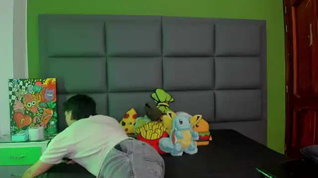 Snapshot of ISAAC_CRYSTON chatting on February 11, 7:48 pm ISAAC CRYSTON online show from February 11, 7:48 pm