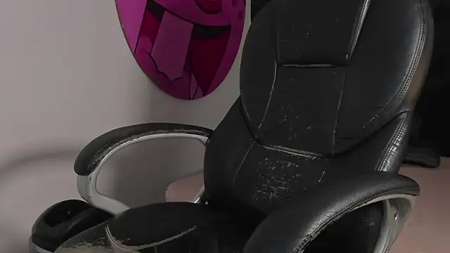 Snapshot of ISAAC_CRYSTON chatting on October 17, 7:38 pm ISAAC CRYSTON online show from October 17, 7:38 pm