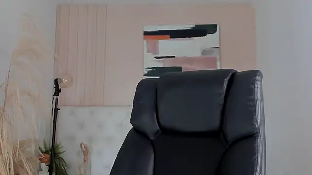 Snapshot of ISAAC_CRYSTON chatting on October 23, 7:34 pm ISAAC CRYSTON online show from October 23, 7:34 pm