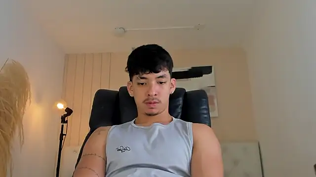 Snapshot of ISAAC_CRYSTON chatting on November 6, 7:59 pm ISAAC CRYSTON online show from November 6, 7:59 pm