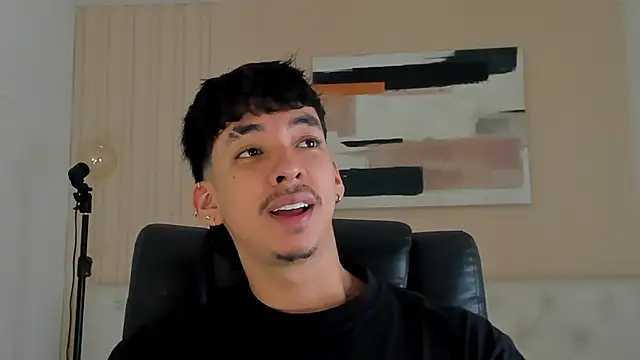 Snapshot of ISAAC_CRYSTON chatting on November 10, 8:08 pm ISAAC CRYSTON online show from November 10, 8:08 pm