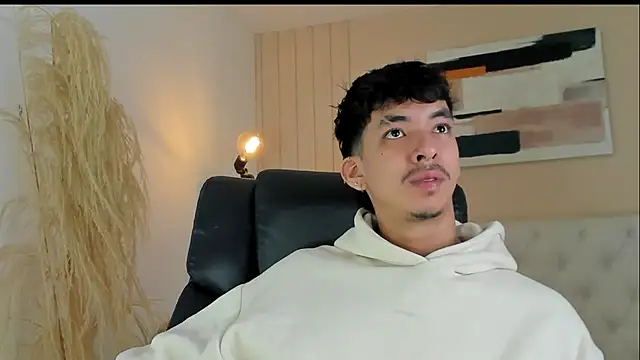 Snapshot of ISAAC_CRYSTON chatting on November 14, 8:29 pm ISAAC CRYSTON online show from November 14, 8:29 pm