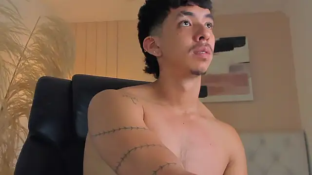 Snapshot of ISAAC_CRYSTON chatting on November 18, 9:30 pm ISAAC CRYSTON online show from November 18, 9:30 pm