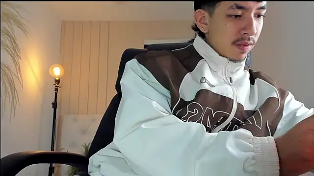 Snapshot of ISAAC_CRYSTON chatting on November 28, 8:33 pm ISAAC CRYSTON online show from November 28, 8:33 pm