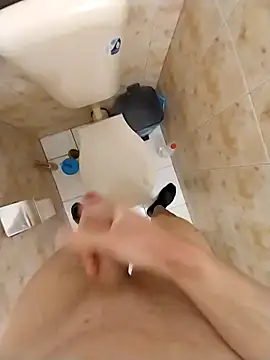 Snapshot of Good_boy000 chatting on February 17, 12:59 pm Good boy000 online show from February 17, 12:59 pm