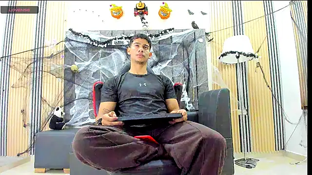 Snapshot of ANDRES_STUD chatting on October 28, 4:05 am ANDRES STUD online show from October 28, 4:05 am