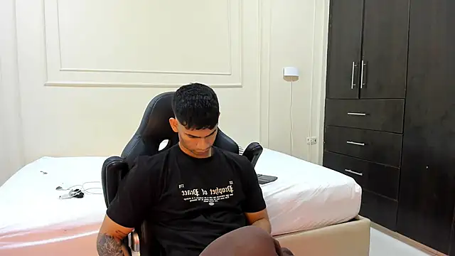 ANDRES STUD online show from April 16, 3:40 am