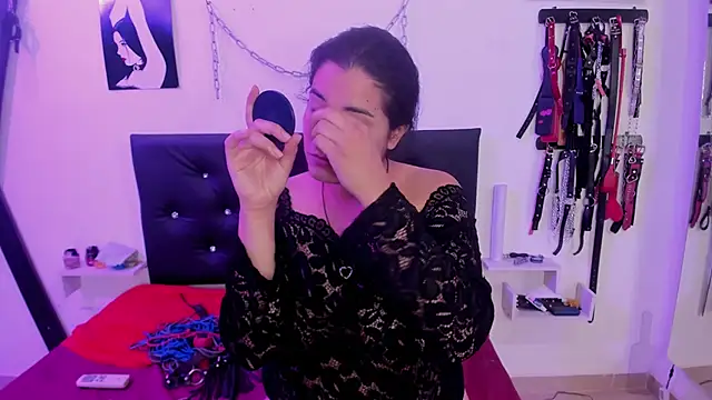 Julieta Carden  online show from March 12, 7:31 pm