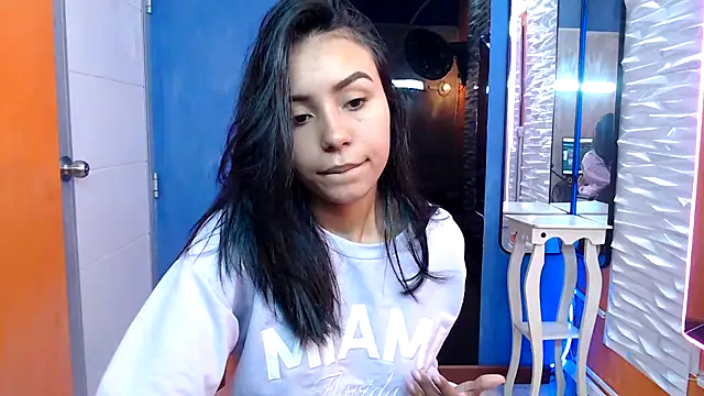 julieta fn online show from October 8, 1:31 pm