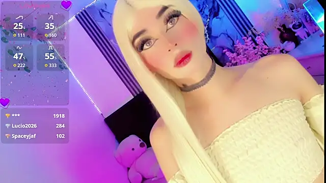 Snapshot of Irina_milkmaid chatting on October 15, 7:25 pm Irina milkmaid online show from October 15, 7:25 pm
