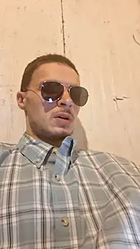 nuttyking2022 online show from February 17, 4:31 am